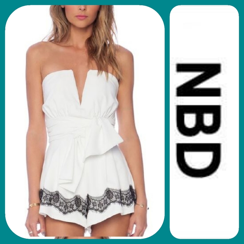 NEW NBD STRAPLESS WHITE ROMPER, BLACK LACE…